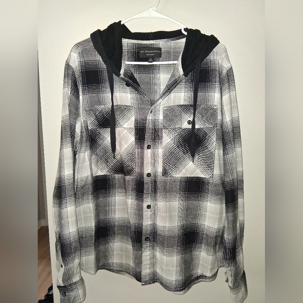 No Boundaries Black & White Plaid Hooded Button-Up Worn Once